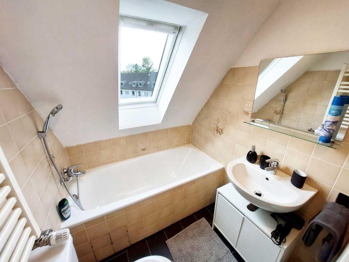 Cozy Apartment With Garden In Gelsenkirchen Extérieur photo